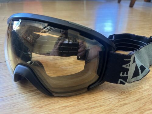 Zeal Optics Snow Goggles Snowboarding Ski Snowmobile w/ Smith Soft Case - Afbeelding 1 van 3