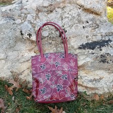 Wholesale Lot Of 1,000 Goatskin Handbags, Totes, And Wallets 