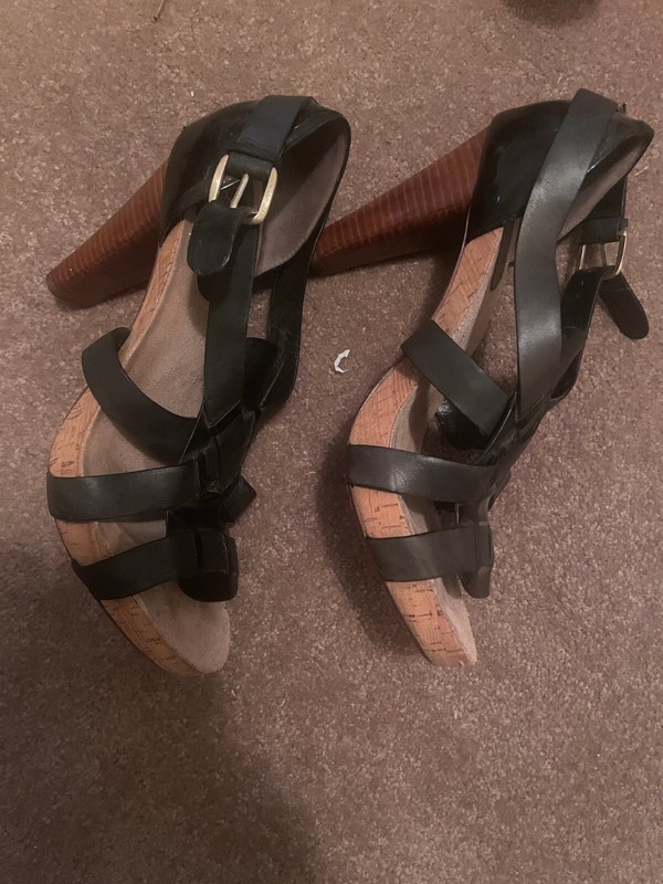 Cole Haan women's shoes 9B, great condition, 4" heels 