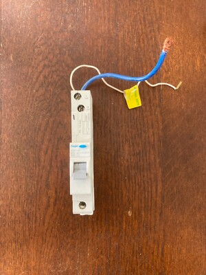 Interruptor Diferencial (RCBO) Hager ADN140 40A Curva B - 1 Polo, 30mA, Blanco, USADO