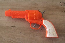 Legends of the Wild West Cap Toy Gun Revolver Imperial 2009 Plastic Orange Works