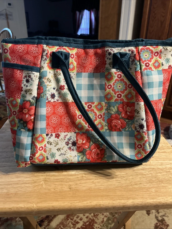 Pioneer Woman Lunch Tote Large Blossoms Patchwork EUC - Image 4 of 4