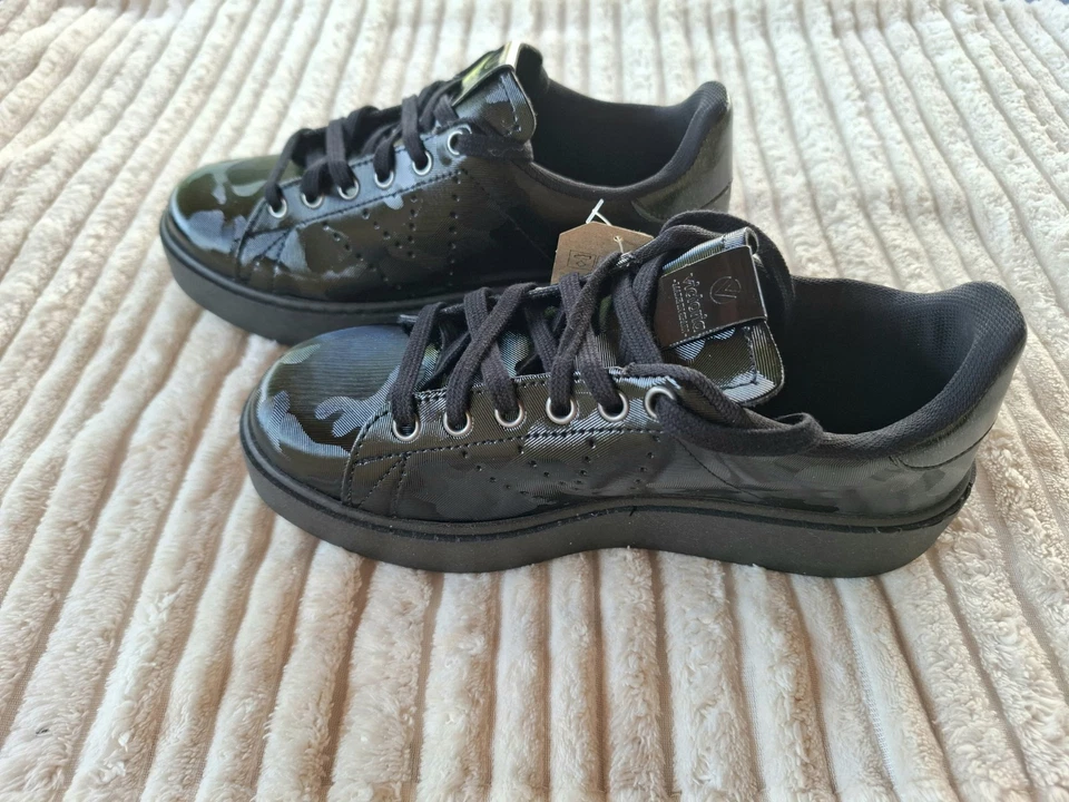 Baskets Victoria noires camouflage vernies T37 neuves avec boîte - Photo 3/4
