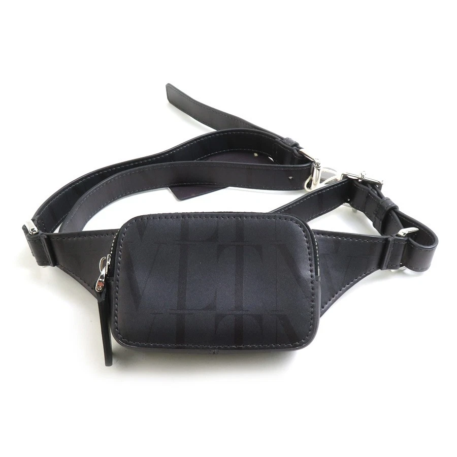 Valentino — Auth Valentino Garavani Pouch Mini Belt Bag Mini Body Bag Black Leather h31481g