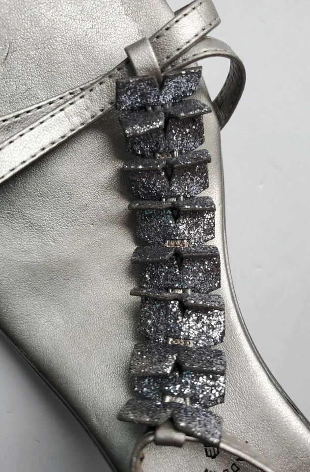 Zapato de tacón alto Damiani's para mujer talla 9 sandalia plateada punta abierta Foto 3 de 4