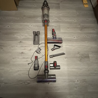 Dyson V10 