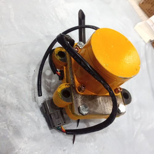 Asse motore acceleratore 7824-30-1600 7834-34-1600 per Komatsu PC100/120/130/200-5 - Foto 5 di 6