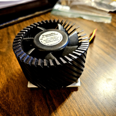 PANAFLO 3 Wire Cooling Fan w/ HEATSINK  BACKPLATE AND BOLTS FBA06A12H  A2876