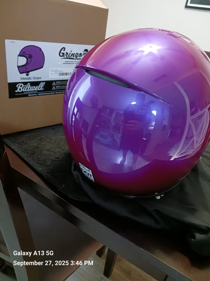 Casco completo de motocicleta de calle Biltwell Gringo Foto 2 de 4