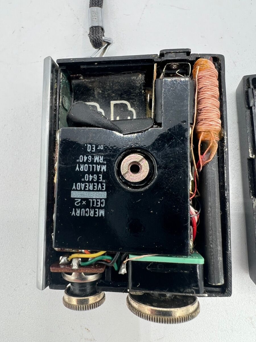 VINTAGE STANDARD MICRONIC RUBY SR-H438 TRANSISTOR RADIO VINTAGE STANDARD MICRONIC RUBY SR-H438 TRANSISTOR RADIO
