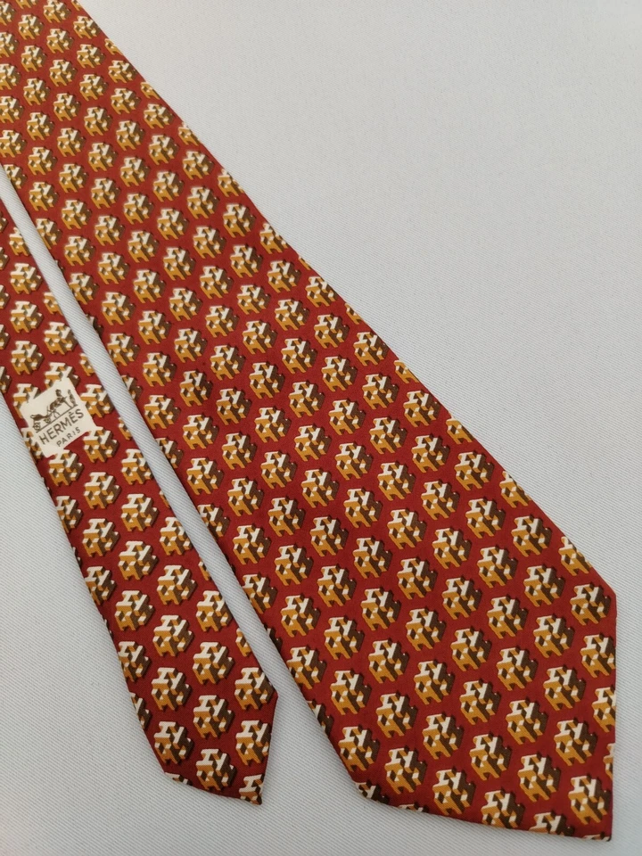 Hermes Paris 592 SA 真丝设计师领带异想天开 H 块图案红色男式领带 — 第 4/4 张图片