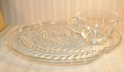 Vintage Homestead Wheat Snack Set by Federal Glass Set of 4 Plates & 4 Cups