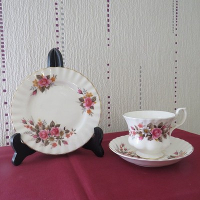 1 Teetasse + Untertasse Für Kuchen Aus English Richmond Bone China Porzellan