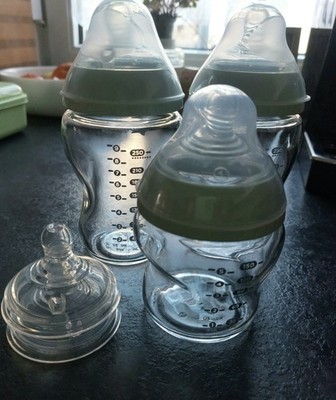 3 Tommee Tippee Glasfläschchen + 2 Extra Sauger