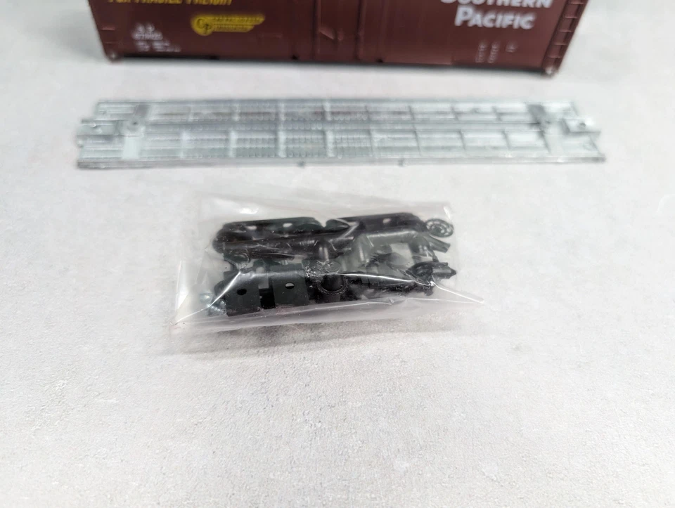 Roundhouse 7727 HO 50' Plug Door Box Car Southern Pacific SP #673025 KIT READ - Image 3 of 3
