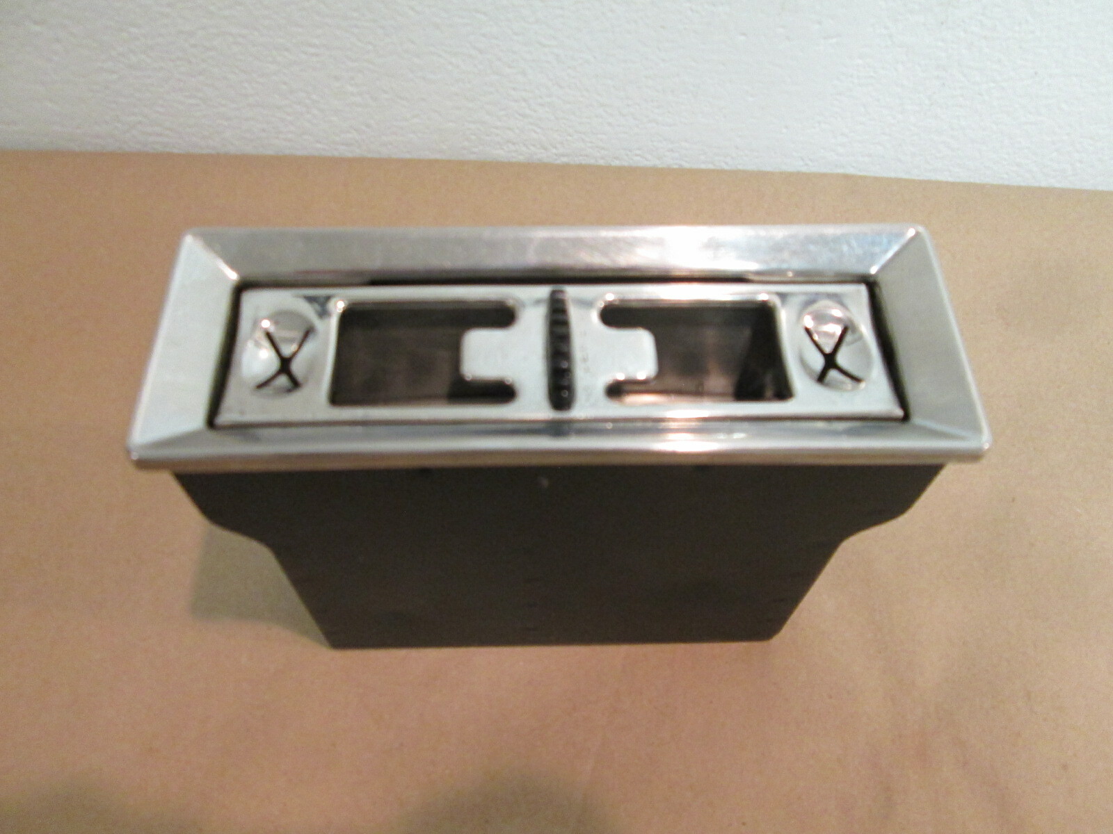 Rolls Royce Silver Shadow II 1980 - Center Console Chrome Ash Tray