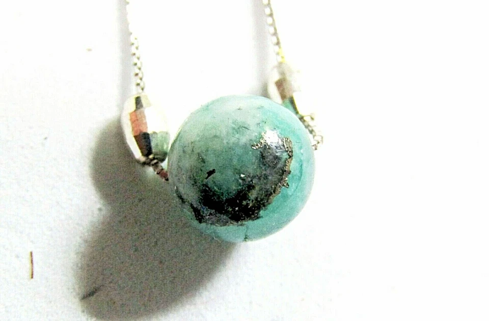 Silberkette mit natürlicher Smaragdkugel mit Quarz und Pyrit aus seiner Matrix - Bild 4 von 4