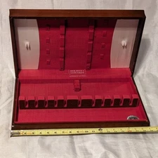 Vintage Holmes & Edwards Wooden Tarnish Resisting Flatware Chest Box USA