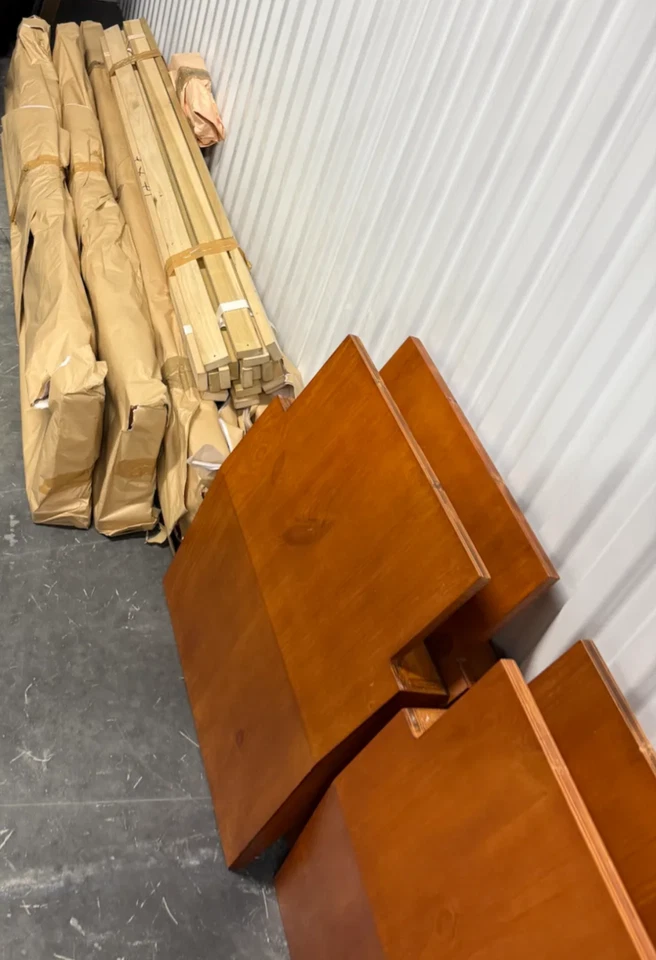 Cama con plataforma Pottery Barn Teen Stuff-Your-Stuff - Queen - Usada Foto 3 de 4