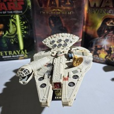 MILLENNIUM FALCON w  Lando Star Wars Micro Machines Action Fleet 1997