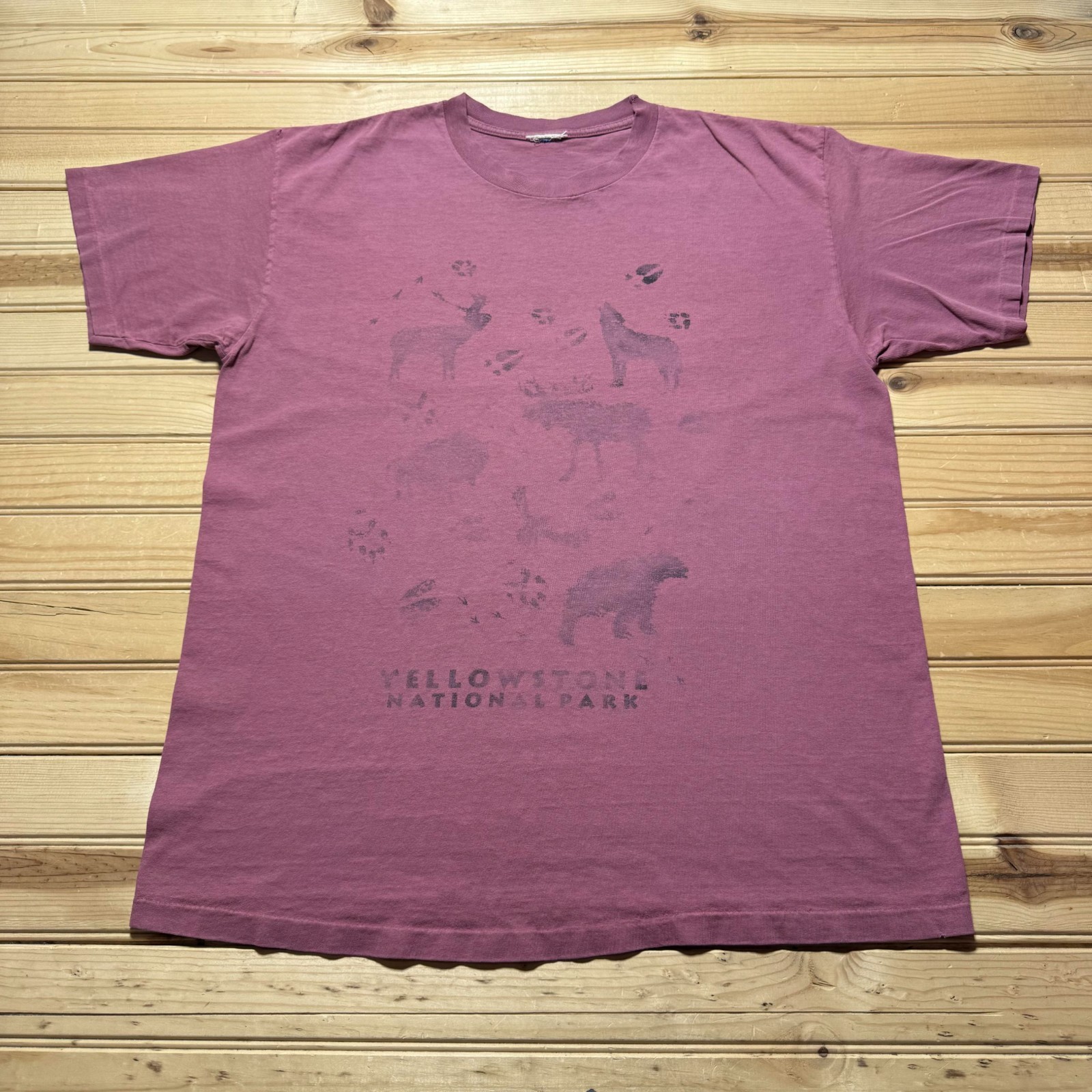 Vintage 90s Yellowstone National Park Animal Tracks Souvenir T-Shirt Size Large
