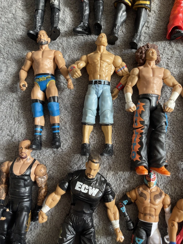 ¡Lote de 19 figuras básicas y de élite de Mattel de la WWE John Cena, Kane, Undertaker y más! Foto 4 de 4