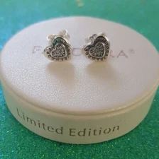 *NEW* Genuine Pandora S925 Silver Signature Heart Stud CZ Earrings 297382CZ