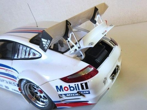 AUTOart 1/18 Porsche 911 997 GT3 RSR 223383 - Picture 12 of 15