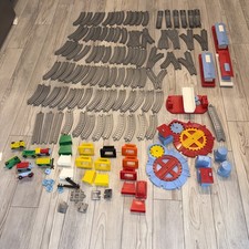 VINTAGE THE TRAIN PLASTIC SET ENGINE CARS THOMAS PREOWNED 127 In Lot Preowned