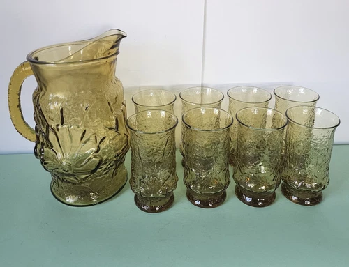 VINTAGE SET OF ANCHOR HOCKING RAIN FLOWER AMBER GLASS PITCHER & 8 TUMBLERS EUC