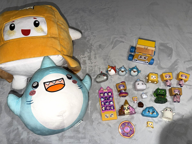 Lanky Box Lot