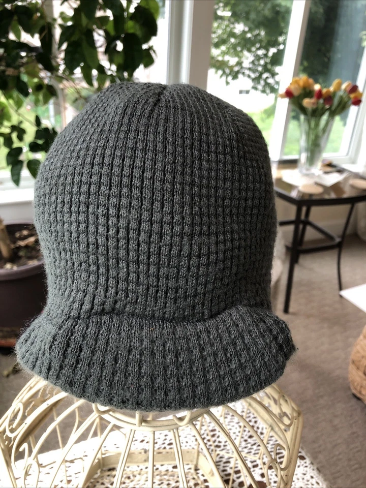 Gorro reversible Tony Hawk de colección con visera verde oliva Foto 2 de 4