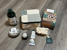 The Body Shop Creamy  Dreamy Coconut Essentials Gift Set Bag Cream Butter