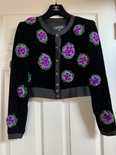 CHANEL BOUTIQUE 88A MUSEUM BLACK VELVET JACKET VIOLETS GOLD CC BUTTONS FR38