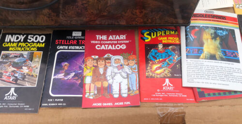 Atari 2600 Konvolut Tele-Games Center, 20 Spiele, Joysticks Paddel, Schnüre, Handbücher - Bild 3 von 8