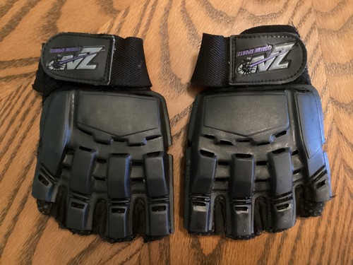 Hard Shell Paintball Gloves Zap Extreme Sports brand Size Medium fits Large Hand