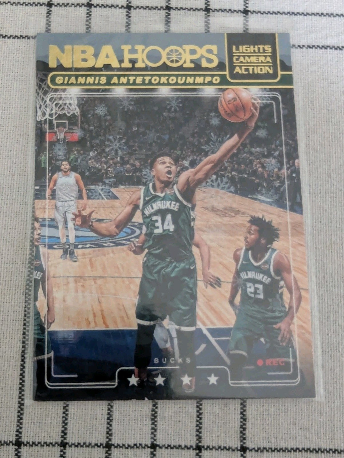 2018-19 Panini NBA Hoops - Lights Camera Action Giannis Antetokounmpo #LCA-4