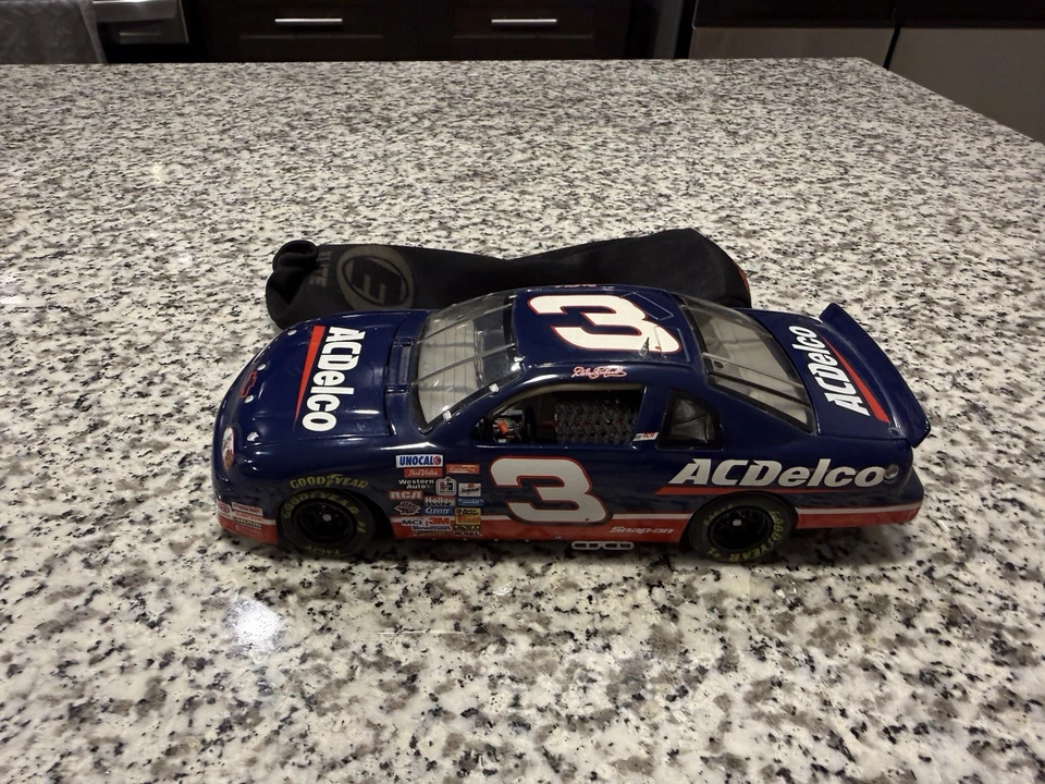Coche diecast ACDelco 1999 Monte Carlo #3 Dale Earnhardt Action escala 1:24 sin caja Foto 2 de 4