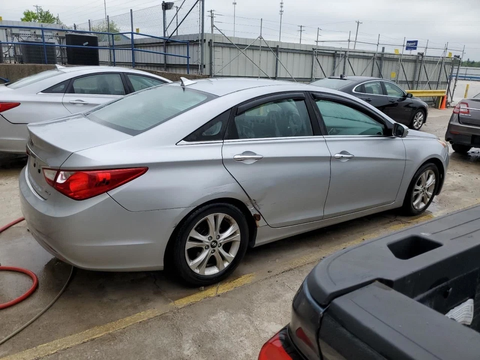 2011 Hyundai Sonata ARMREST ONLY Gray Used OEM 241-10081 126K Miles - Imagem 4 de 4