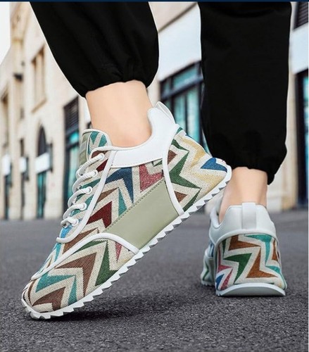 Multicolor Geometric Print Sneakers - White Sole Olive Accents, Breathable US 6 - Foto 2 di 5
