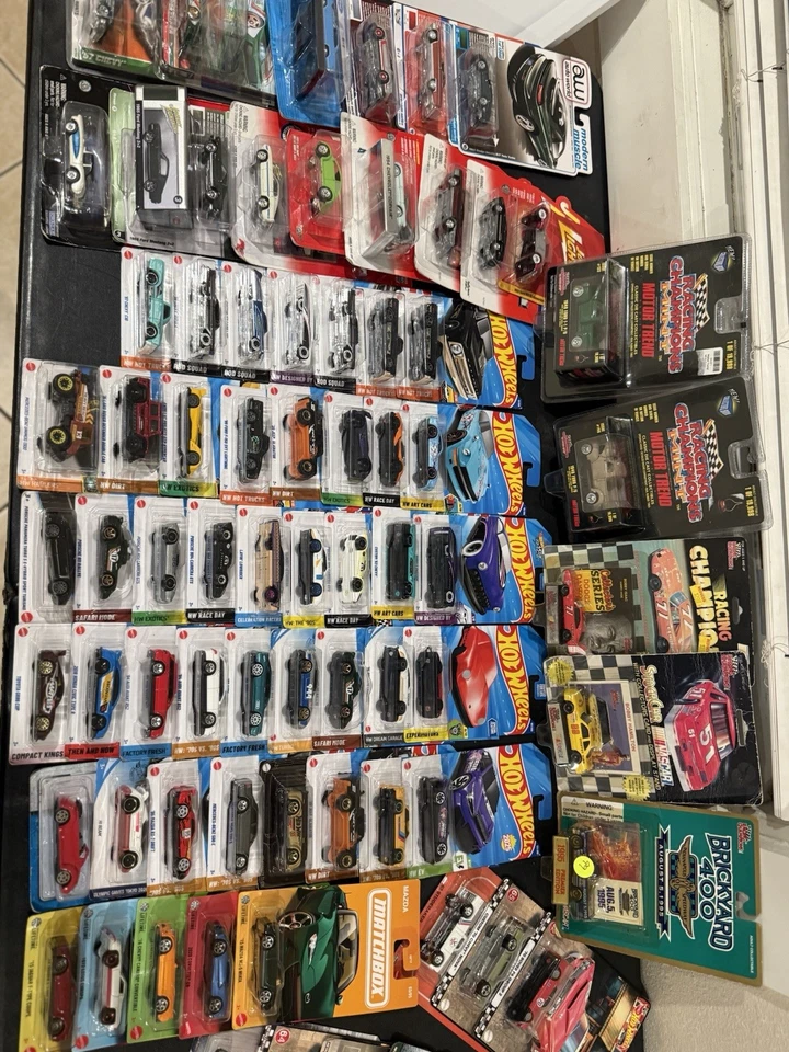 Hotwheel/M2/Racing Champions/Johnny Lighting 1:64 Lote de 71 Coches Diecast Foto 2 de 4