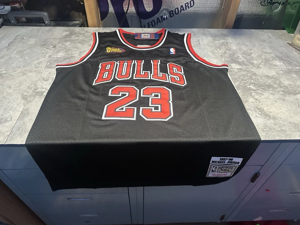 NWT Mitchell & Ness Michael Jordan #23 Bulls 1997-98 NBA FINALS Jersey Men's XL - Image 2 of 2