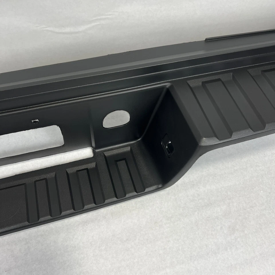 Almohadilla de parachoques trasero OEM 2015-2019 Chevrolet Silverado GMC Sierra 2500 3500 HD Foto 4 de 4