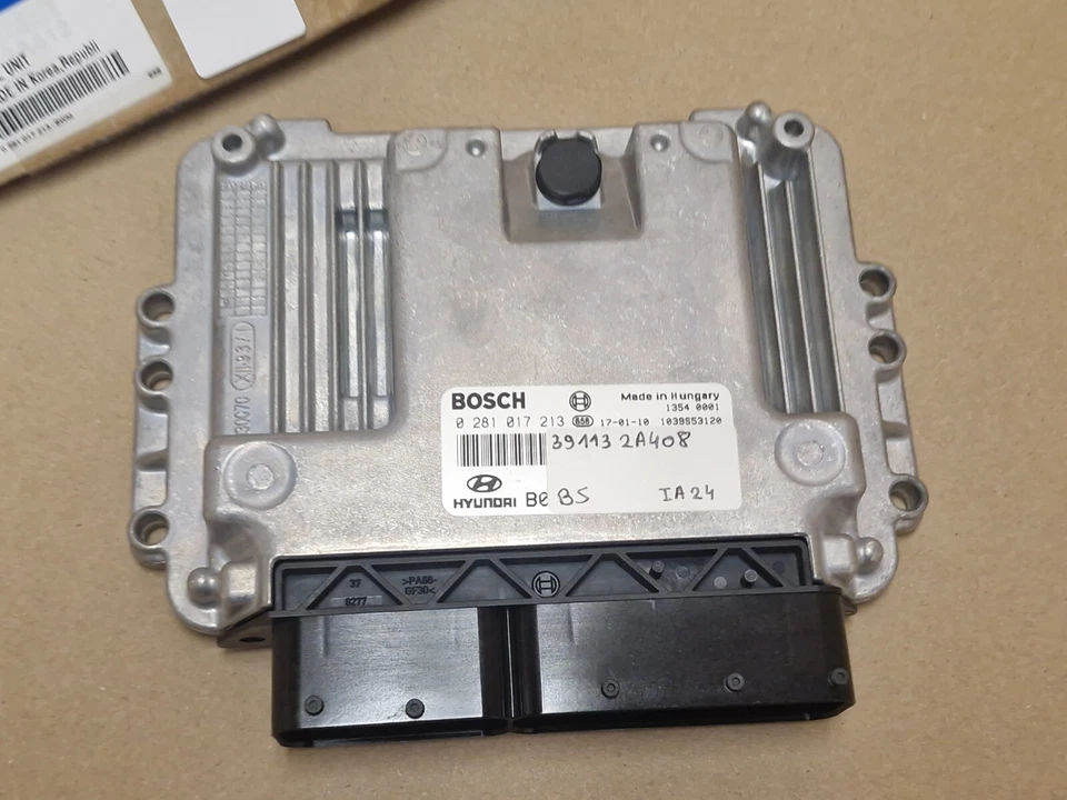 Hyundai i30 1.6 CRDi Engine Control Module Unit 39113-2A408 0281017215 Genuine - Image 3 of 4
