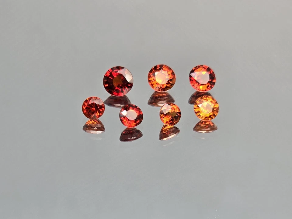 Suite Spessartite Fancy Vivid de 3,4 a 5,6 mm granate África 7 piezas/4,06 quilates sin tratar Foto 3 de 4