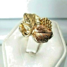 BLACK HILLS GOLD 10K TRI-COLOR LEAVES RING LOCAL ESTATE SALE Sz.5.5 *BEAUTIFUL!