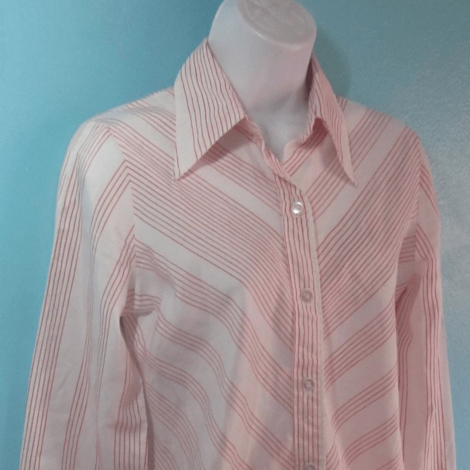 Винтажная женская повседневная рубашка 50-х размер M в красную полоску на угловых пуговицах спереди - Изображение 2 из 4