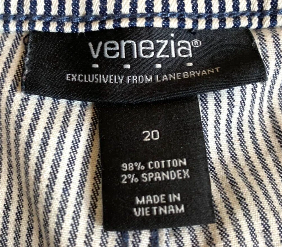 Pantalones cortos de playa Venezia para mujer blancos y negros a rayas con bolsillos talla 20 Foto 3 de 4