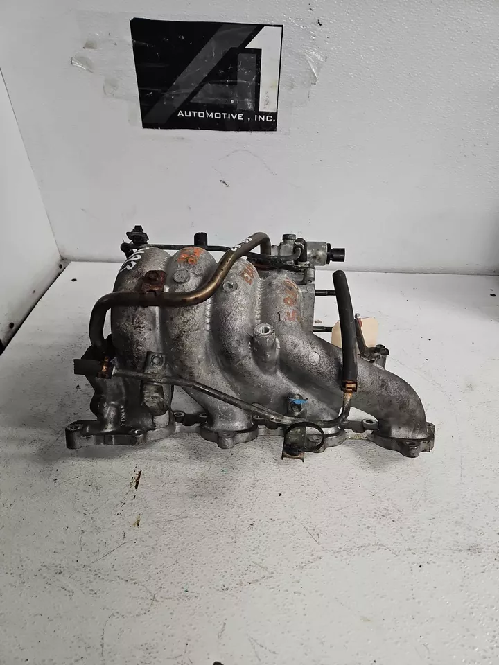 Colector de admisión de motor Suzuki Aerio 2002-2003 2,0 L OEM Foto 4 de 4