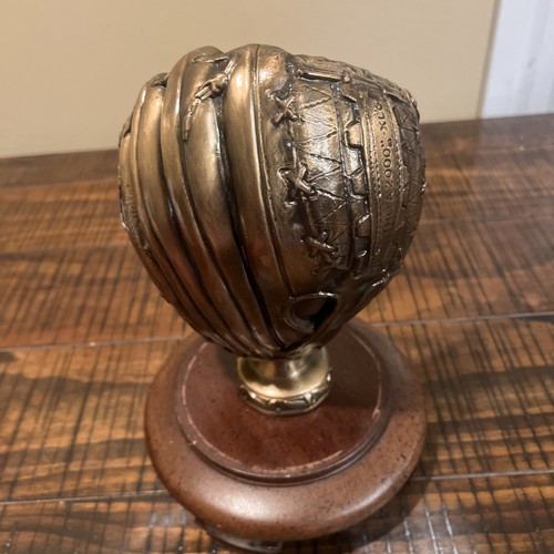 Vintage wilson a2000 baseball glove bronze brass trophy award - Picture 4 of 16